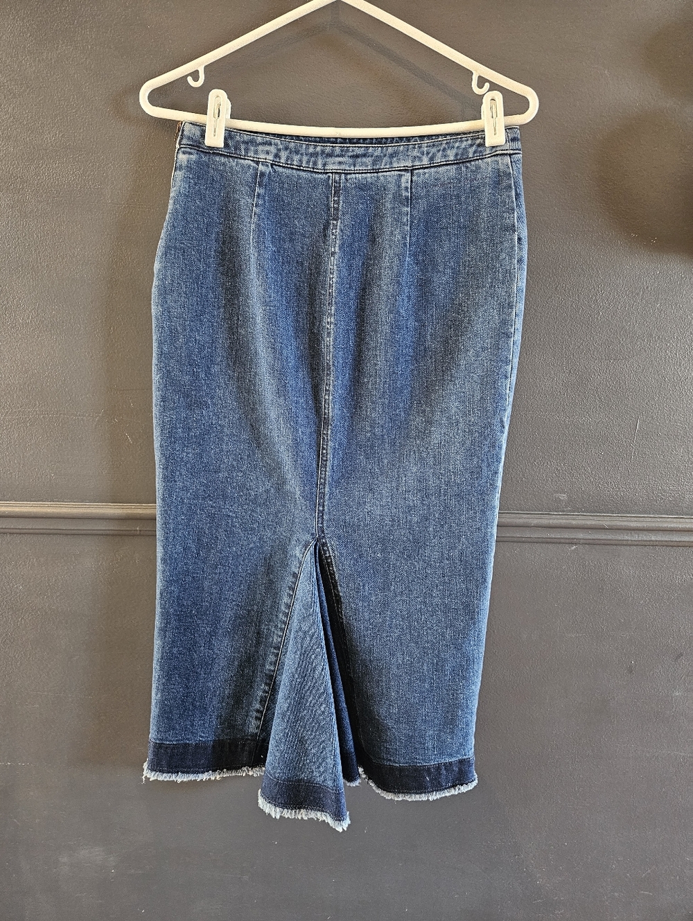 Alexander McQueen Denim Pencil Skirt – Sculpted Back Detail - Small/medium - Picture 5 of 8